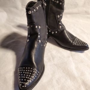 Womens Black leather ankle booty